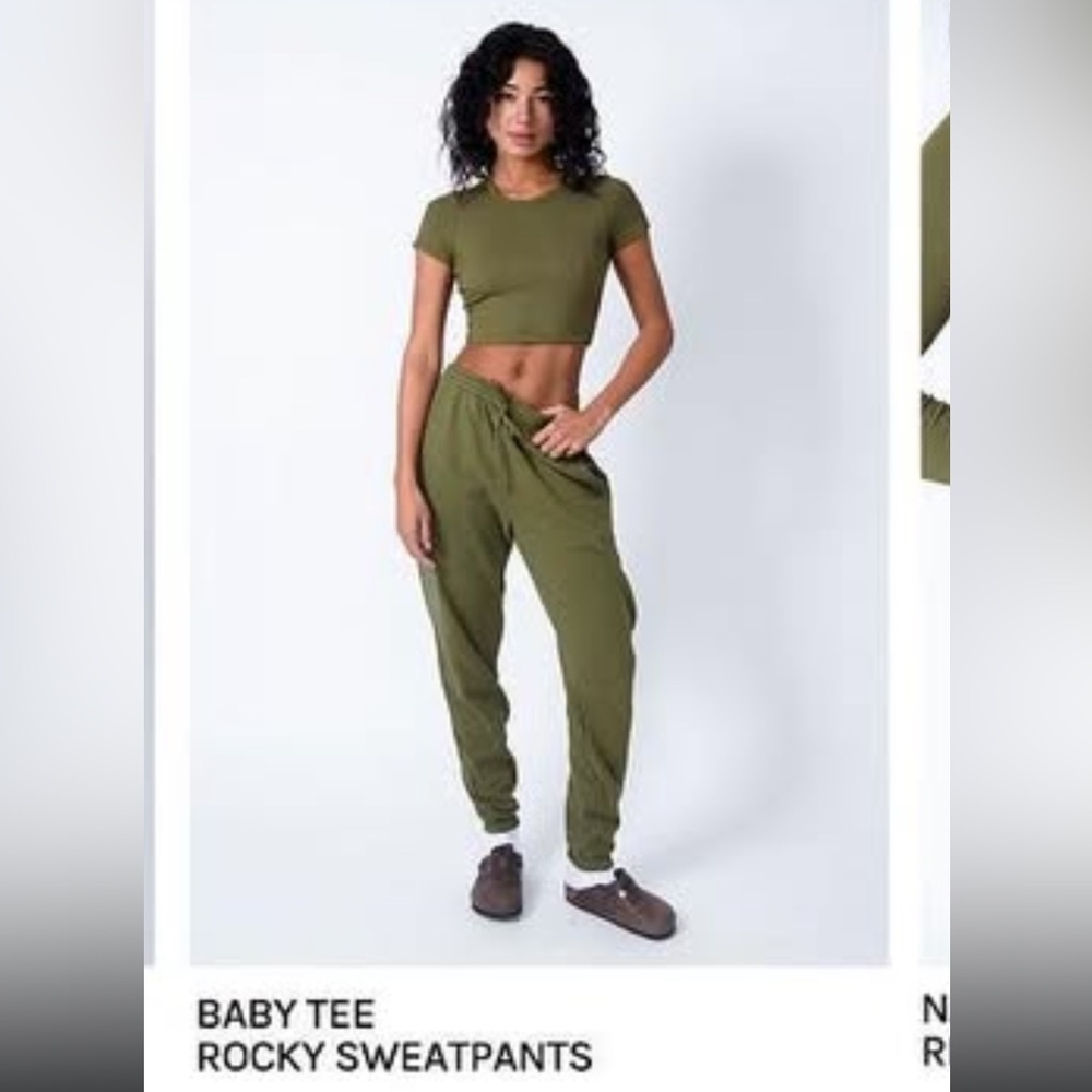 Skatie Rocky Sweatpants Joggers in Palm. Size medium.